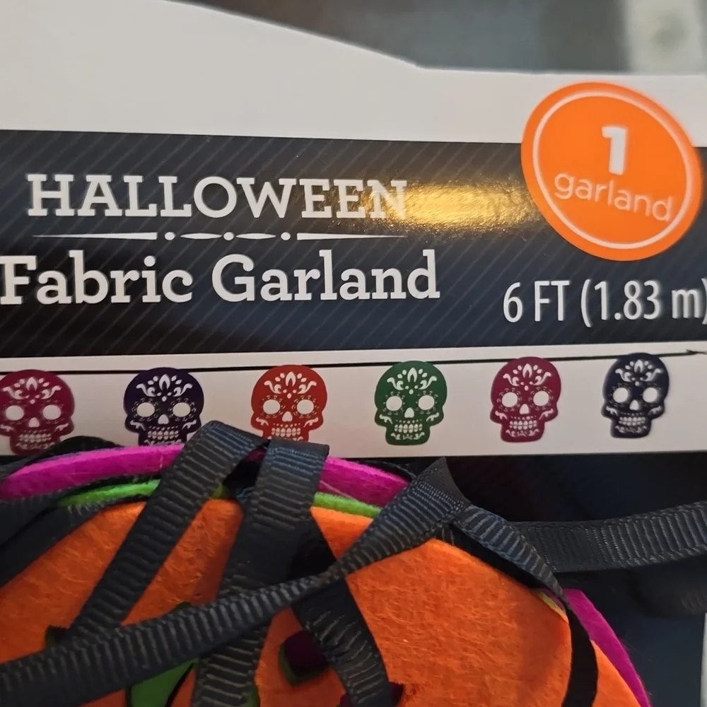 Way to Celebrate! Colourful Sugar Skull Halloween Garland - 6 ft. - NWT